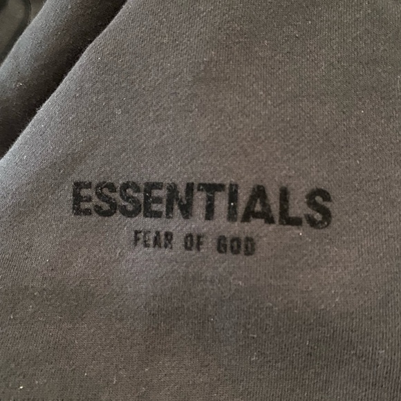 ESSENTIALS FEAR OF GOD STRETCH LIMO SWEAT-SHORTS 2022 - Picture 2 of 5